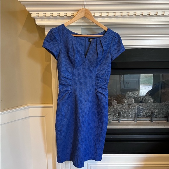 Fitted knee length Adrianna Papell - Picture 1 of 2